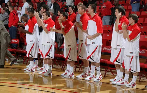 Men's Basketball Hosts Milwaukee on ESPN3.com; Free T-Shirts to First 500 Students Image