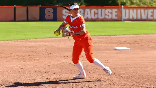 Mia Cruz - Softball - Syracuse University Athletics