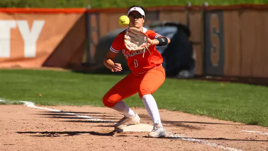 Mia Cruz - Softball - Syracuse University Athletics