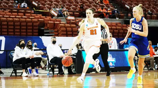 Former Syracuse women's forward Emily Engstler declares for 2022