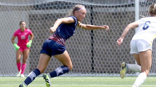 Women's Soccer Begins Conference Play on Road at Boston - Loyola