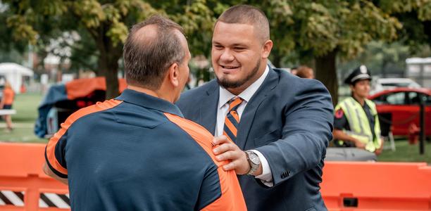 Allegretti gives Illini offensive line stability