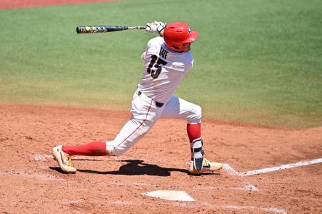 Crisp becomes centerpiece for A's with bat, glove