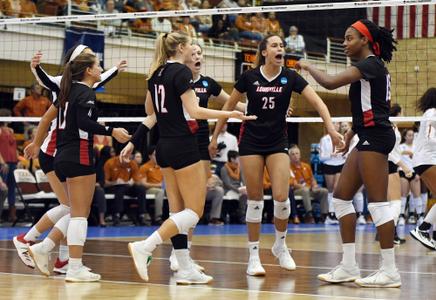 How to Watch Wisconsin vs Texas Volleyball Online 2021