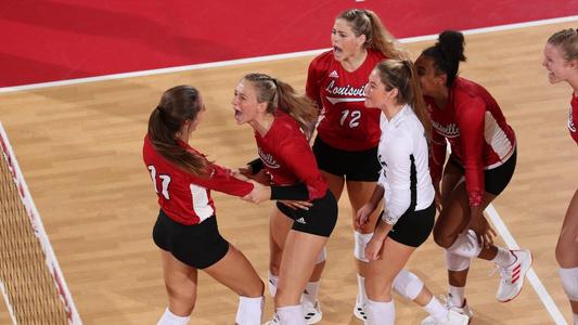Louisville-Pitt volleyball: Score, live updates