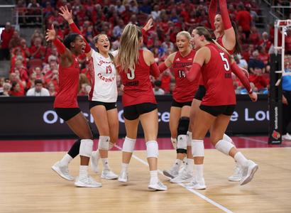 Official Louisville cardinals anna debeer volleyball signature