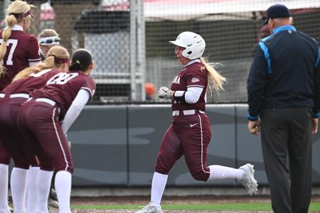 13 Maroons Selected as NFCA All-America Scholar-Athletes