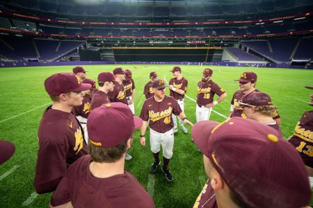 Minnesota Gophers 2019 NCAA basketball program vs Cleveland State Vikings