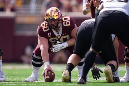 Schmitz Named Semifinalist for Outland Trophy - University of Minnesota  Athletics