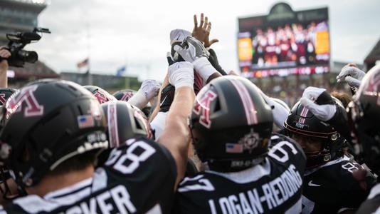 Darius Taylor runs for 193 yards, Minnesota beats Eastern Michigan 25-6