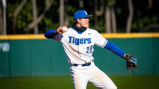 Matt Jones on X: The UK Baseball team has the best uniforms of any team on  campus  / X