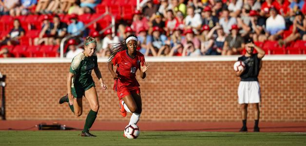 Liberty Defeats William & Mary for First Win of the Season Image
