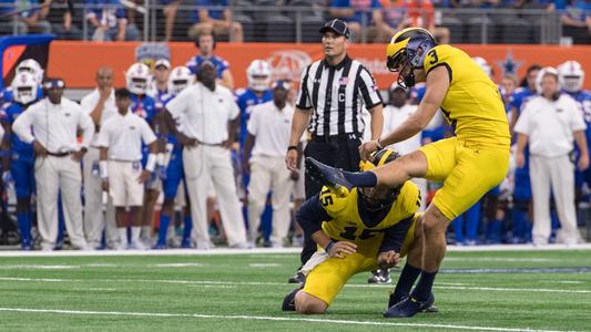 Michigan kicker Quinn Nordin grabs crotch after 45-yard field goal