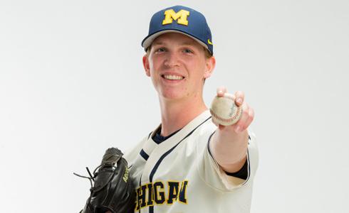 Connor O'Halloran sets tone in first start of the season for Michigan