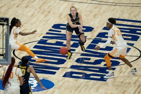 UK Women's Basketball signs three for the Class of 2022