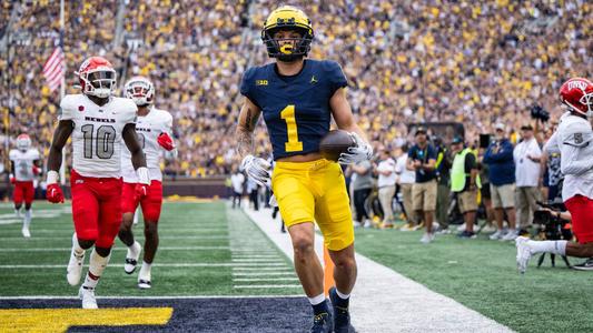 Michigan-UNLV featured in CBS college football doubleheader