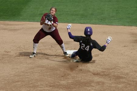 Baseball: Ohio State fails to sweep Northwestern in 8-2 loss on