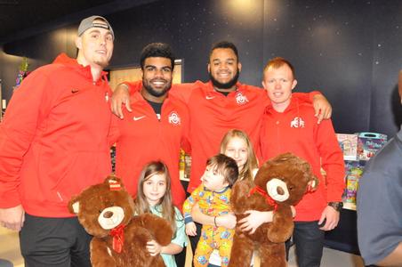 Photo: Ohio State Football Visits Nationwide Children's Hospital