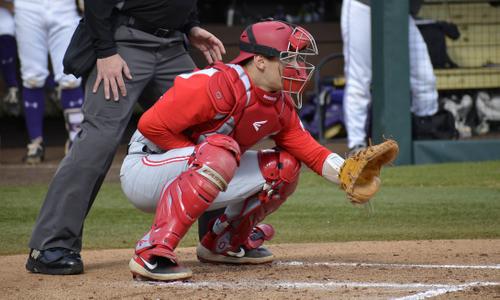 MLB Catchers Drills What I really like is the Catcher's stance here.