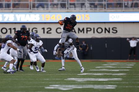 Oklahoma State Cowboys vs Central Arkansas Bears Football …