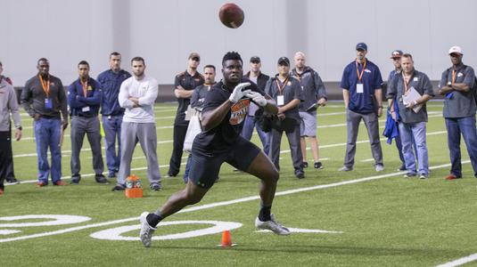 Oklahoma State football: Emmanuel Ogbah's Nigerian roots set foundation for  potential future as NFL pass rusher