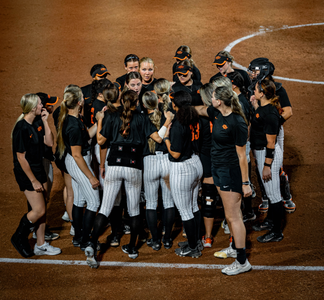 Photos: Cowgirl Softball Team Gets New Uniforms - Pistols Firing