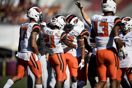 Former Oregon State star Artavis Pierce has 'clearest shot' among undrafted  free agents to earn roster spot on the Chicago Bears 