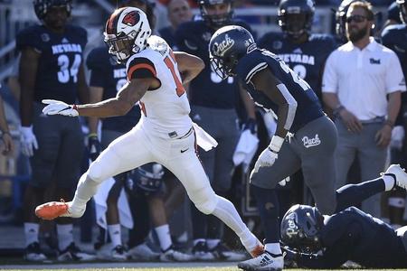 Watch: Former Oregon State Beavers' star Isaiah Hodgins scores