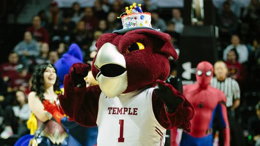 Alum named NBA Mascot of the Year