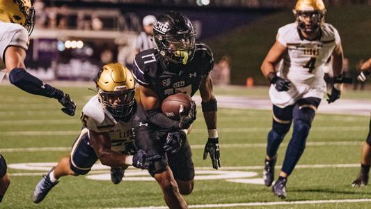 Lumberjacks Axe Lions 56-27 - Stephen F. Austin