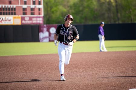 Salukis Top Diamond Aces, 11-5, In Regular-Season Finale - University of  Evansville Athletics