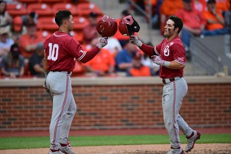 Texas, Oklahoma baseball teams open rivalry series with close contest