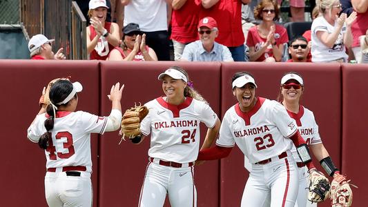 WCWS 2013: Tennessee tops Washington; Oklahoma beats Texas