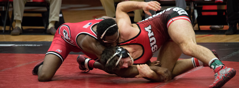 2 St. Cloud State wrestling topples Minnesota State Moorhead St