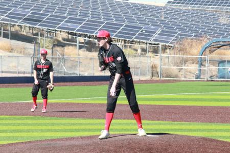 Dogs Down Bucks - Mankato MoonDogs