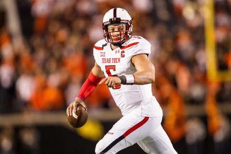 Texas Tech QB Patrick Mahomes Scrambles, Throws TD Pass