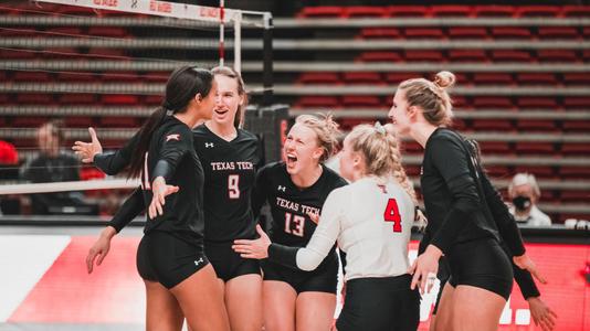 13 Volleyball Falls to Texas State - University of Houston Athletics
