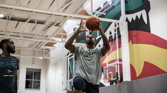 Eric Davis Jr. - Men's Basketball - University of Texas Athletics