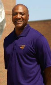 Hurdle Legend Danny Harris Hired as UNI Assistant Track & Field Coach - UNI  Athletics