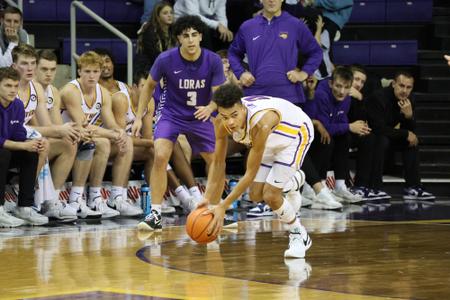 Central hosts 90 at boys basketball camp - Central College Athletics