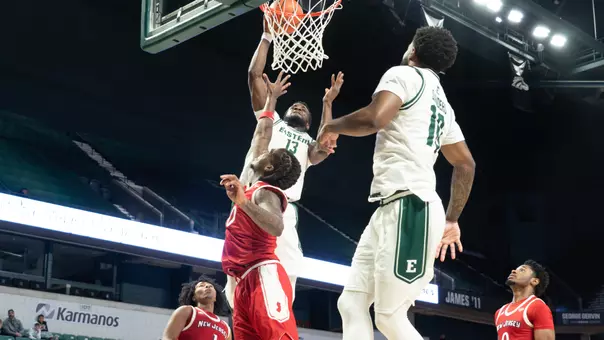 Godslove Nwabude elevating to dunk a basketball against NJIT, Nov. 28, 2025