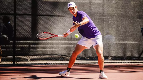 Oliver Bonding prepares to connect on a forehand