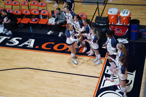 Volleyball Loss UTSA