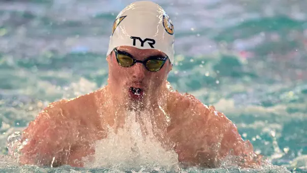 Men's swimming & diving at Long Bridge Park