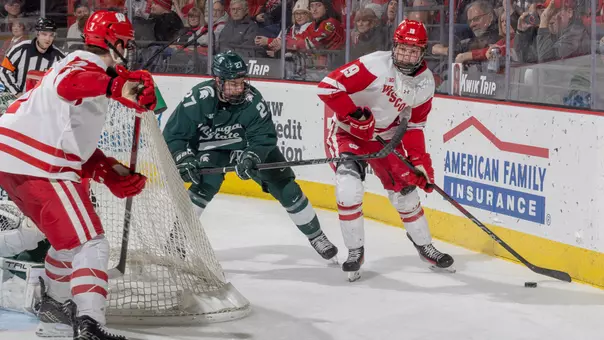 Quinn Finley skates against Michigan State