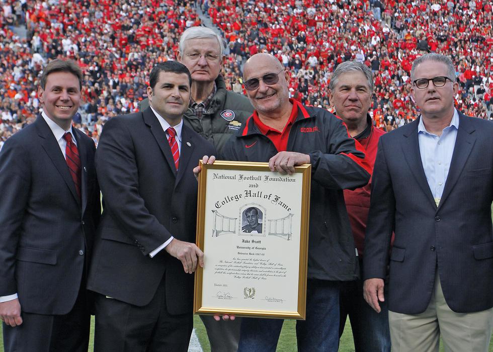 Former Georgia All-American Jake Scott Dies - University of Georgia  Athletics