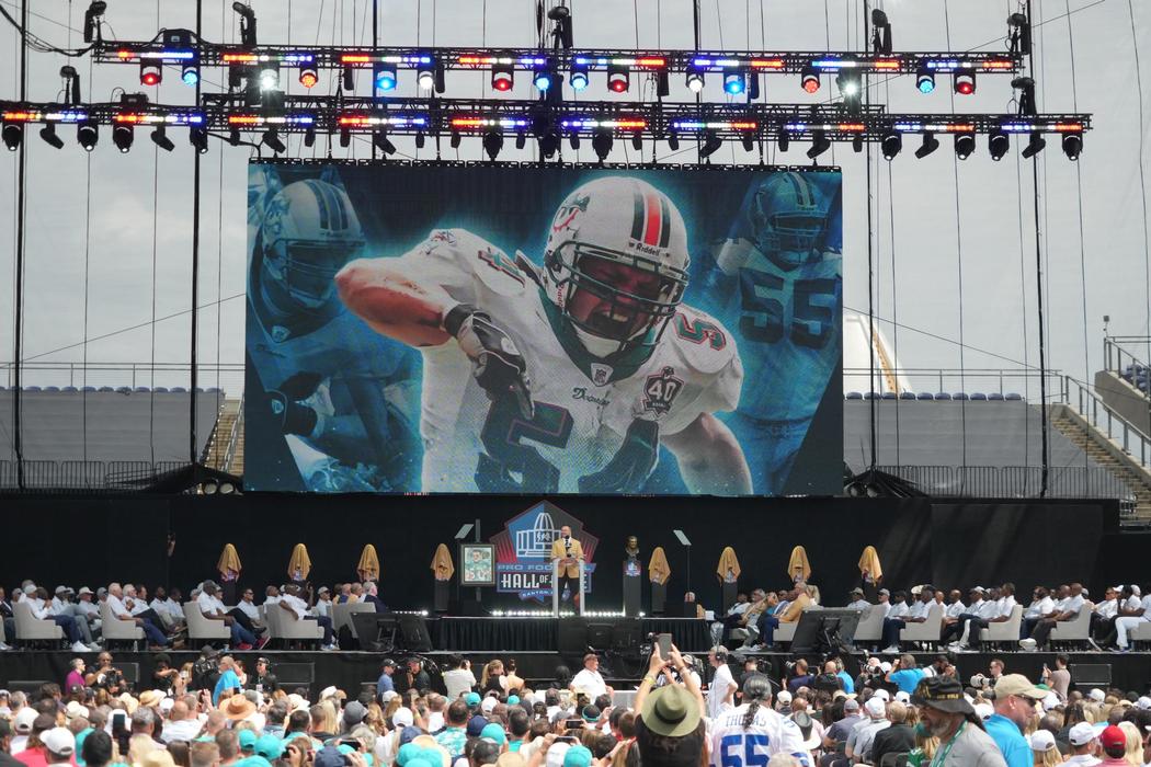 Zach Thomas Pro Football Hall of Fame - Texas Tech University