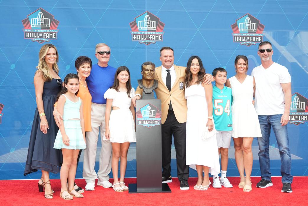 Zach Thomas enters Pro Football Hall of Fame - Texas Tech Red Raiders