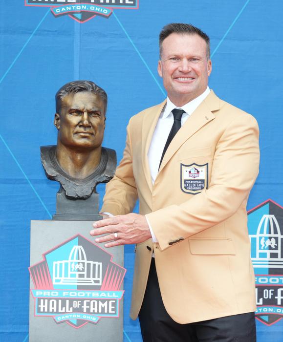 Pro Football Hall of Fame reaction video: Watch players receive news  they're in HOF - DraftKings Network