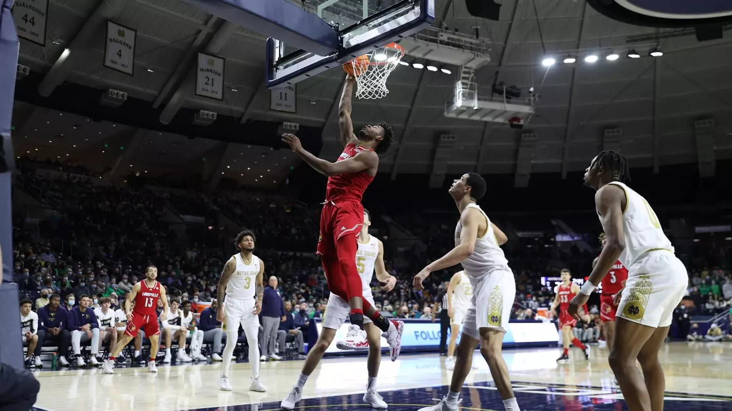 Jae'Lyn Withers taking a shot at Notre Dame.